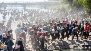 Estados Unidos restringe visas a organizadores de caravanas migrantes