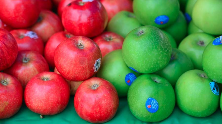 Precios-de-las-frutas-de-temprada-en-el-mercado-central