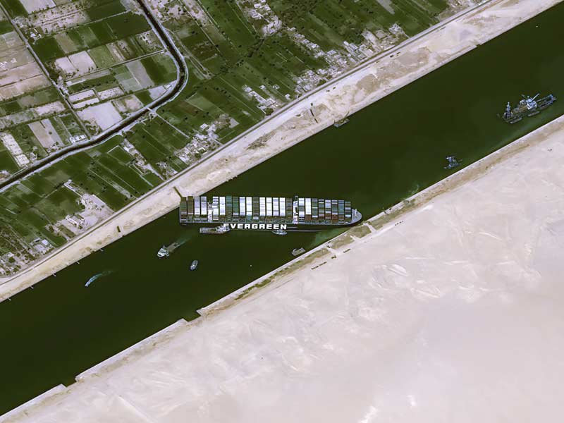 El-buque-que-bloquea-el-canal-de-Suez-214
