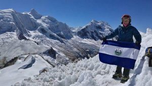 IMÁGENES: Conoce a Alfa Karina Arrué, la primera salvadoreña en llegar hasta la cima del Monte Everest