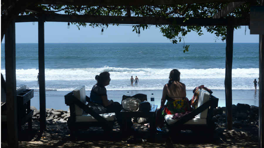 playa-el-tunco-turismo-semana-santa