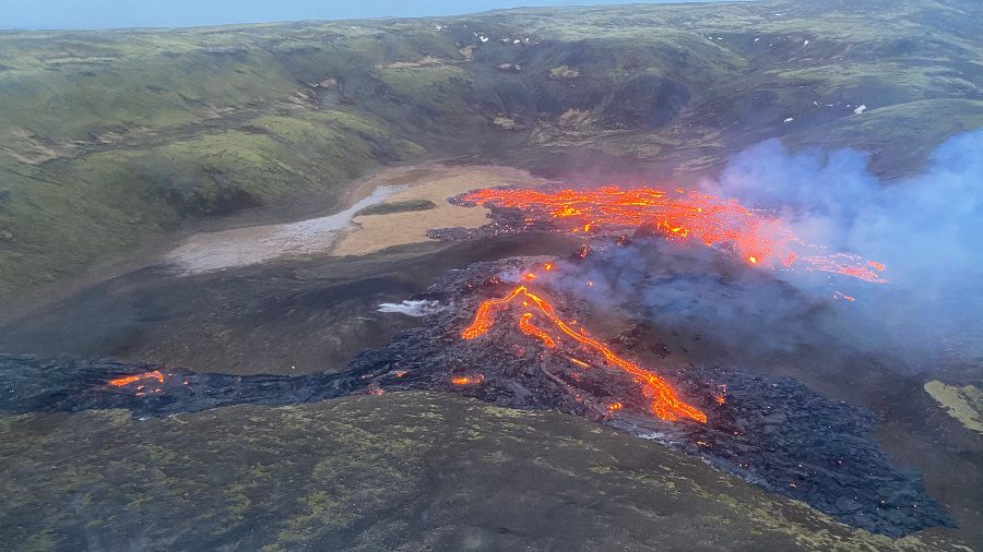 Video of the moment and the volcanic island of Iceland has 800 años de inactividad erupción