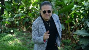 Marito Rivera y su "Bravo cumbia" invaden el Viejo Oeste con su ritmo bailable