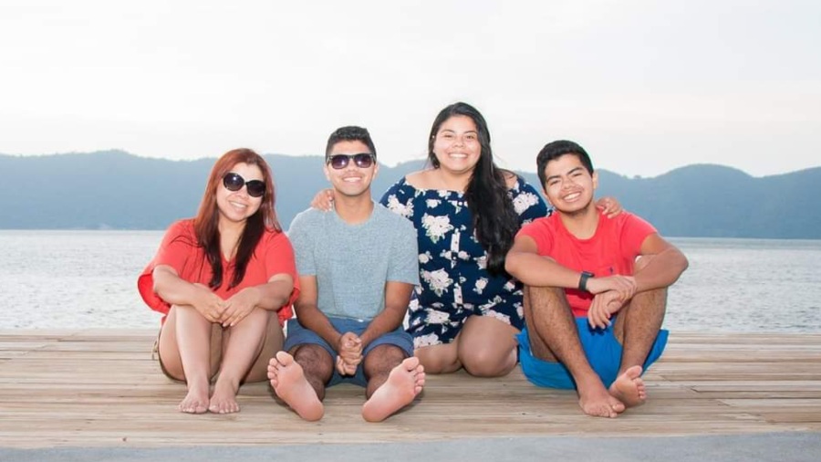 Gisela Siliezar y sus hijos