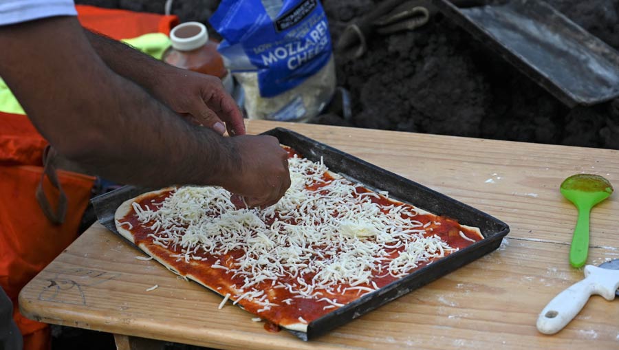 pizza volcanica diego david garcia volcan pacaya guatemala2