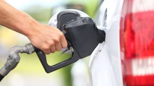 Despiden a gerente de gasolinera que vendió el combustible a $0.69 por error