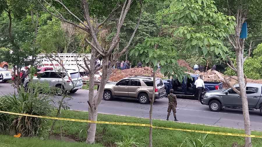 Autoridades buscan el cuerpo de Flor en la fina La Paz, sobre carretera  Panamericana | Noticias de El Salvador
