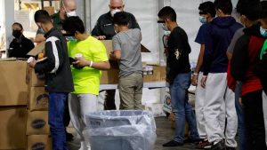 Menores migrantes no acompañados que llegan a la frontera podrán pedir asilo en EE.UU.