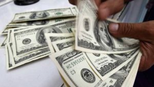El riesgo país de El Salvador es el más elevado de Centroamérica