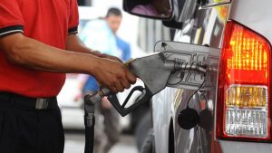 ¿Qué le espera a El Salvador tras el bloqueo de EE.UU. al petróleo ruso?