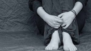 Ordenan captura del sacerdote Jesús Erazo, acusado por violación de una menor