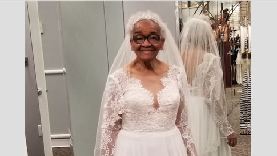 she-waited-more-than-60-years-to-be-able-to-wear-a-wedding-dress-because-of-racism-live-feeds