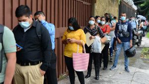 Desempleo afecta más a las mujeres en San Salvador