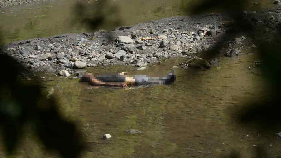 muerto-en-rio-acelhuate-agua-caliente01-(2)