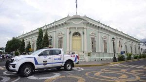 ¡Toma nota! Anuncian cambios en recorrido de 15 rutas de buses y microbuses en Santa Tecla