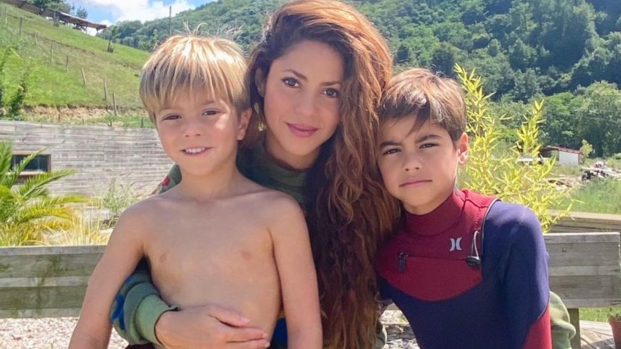 Shakira y sus dos hijos. Imagen de carácter ilustrativo y no comercial / https://www.instagram.com/p/CTHvBeOMbyx/