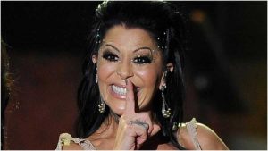 ¡La dejaron pelona! Alejandra Guzmán presume drástico cambio de look