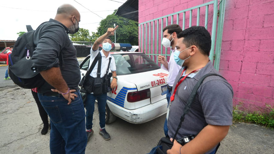 periodistas-agredidos-por-policias124