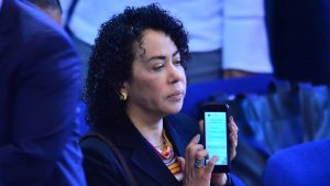 Tribunal de Ética admite demanda contra Carolina Recinos por favorecer a su nuera con una beca