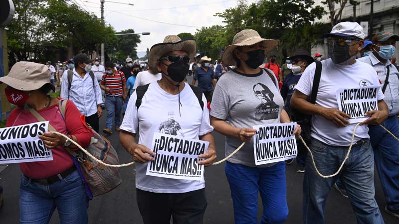 EL SALVADOR-ECONOMY-BITCOINS-PROTEST