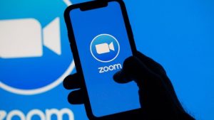 Zoom, en polémica por uso de datos para entrenar su inteligencia artificial