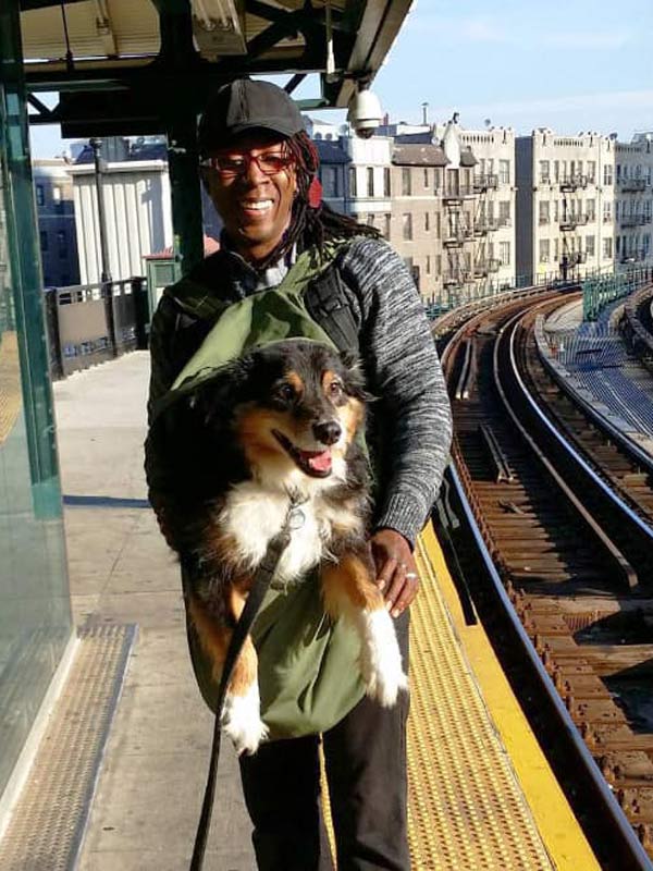 mascotas-en-bolsas-para-viajar-en-el-metro242
