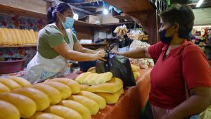 Inflación en El Salvador se dispara a 7.5% en mayo, la más alta desde 2010