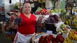 Diez frutas ricas en nutrientes que  hidratan el organismo