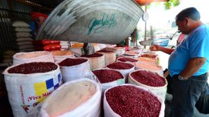 Agricultores en El Salvador ven riesgo de crisis alimentaria pese a medidas económicas del gobierno