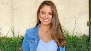 Presentadora salvadoreña Alexa Guzmán