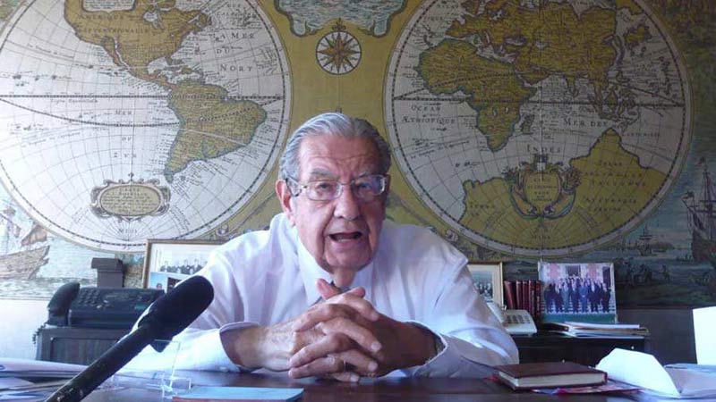 Dr. Alfredo Mart1nez Moreno