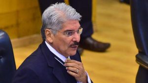 Suspenden audiencia para admitir más pruebas contra Norman Quijano en caso tregua con pandillas