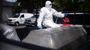 Epidemiólogo enumera datos que apuntan a desinformación desde el Gobierno en casos y muertes covid-19