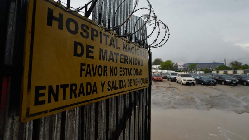 hospital-maternidad-parqueo-hospital-rosales09