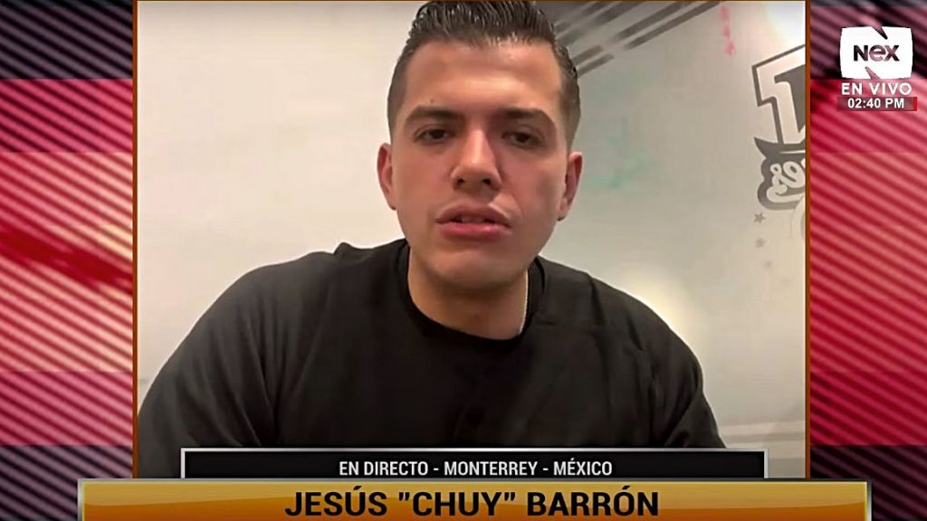 VIDEO.  Jesús «Chuy» Barrón, narrador mexicano: «Está lloviendo patadas y fútbol primitivo en Cuscatlán»
