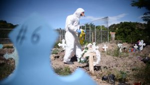 Gobierno de El Salvador manipuló cifras de casos y muertes por covid-19, según estudio alemán