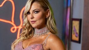 Marjorie de Sousa eleva la temperatura al bailar “Te felicito” con revelador bikini