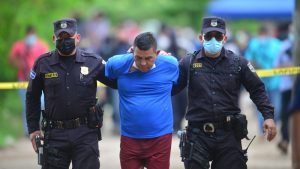 Expolicía Hugo Osorio enfrenta juicio en reserva por crimen de madre e hija