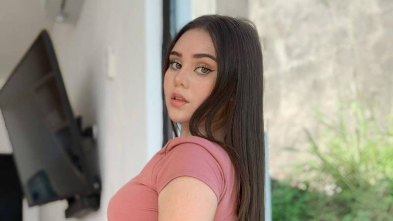 Esta diosa salvadoreña de TikTok protagoniza el nuevo video del Grupo