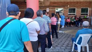 Falta de médicos especialistas agudiza atención de pacientes en el ISSS