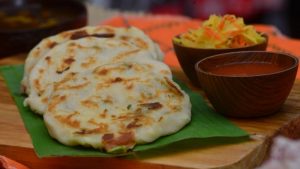 Las pupusas son el mejor platillo de toda América Latina, destaca la revista Forbes