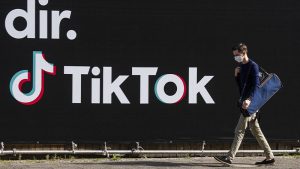 TikTok anuncia suspensión de publicación de videos en Rusia