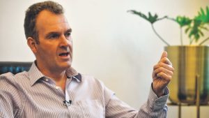 Embajador británico insta a Bukele a “construir consensos”