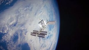 Rusia amenaza la Estación Espacial Internacional y afirma que "sin su ayuda" podría precipitarse contra la Tierra