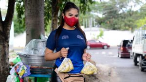 FOTOS: "Soy de Soyapango con mucho honor": Conoce a la tamalera más famosa de El Salvador con 1.8 millones de seguidores en TikTok