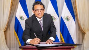 Presidencia designa como nuevo ministro interino de Educación a ingeniero en Computación en lugar de Hananía de Varela