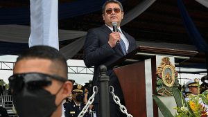 Expresidente Juan Orlando Hernández participó en una conspiración violenta de narcotráfico, según EE.UU.