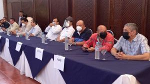 Transportistas aseguran que mantienen diálogo con el Gobierno por crisis económica