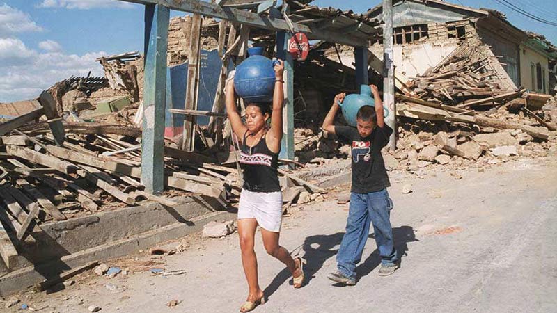 Terremoto-13-febrero-2001--08