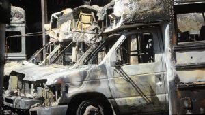 "No hay nada que rescatar": Motoristas de ruta 655 A lamentan incendio de 18 buses en Ciudad Arce